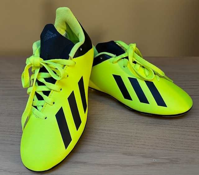 Chuteiras Adidas X novas nº 33