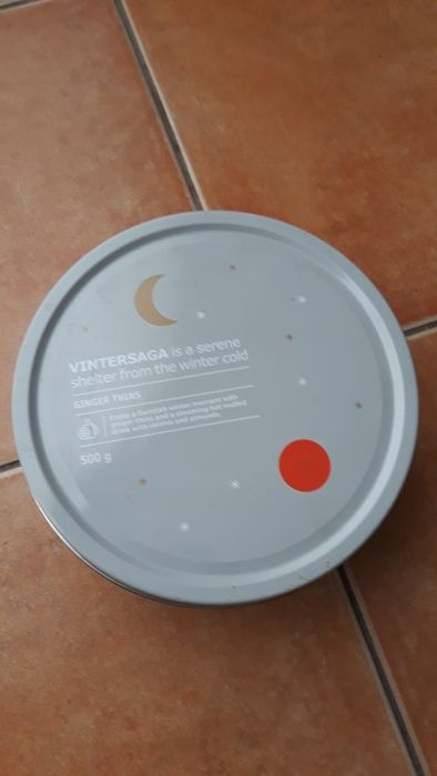 Caixa de lata para bolos