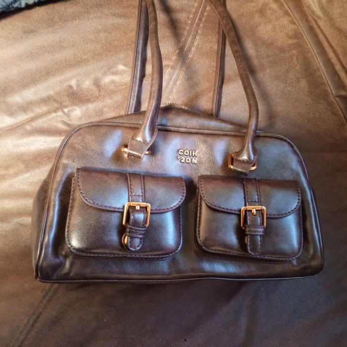 Продаю сумку шоколадного цвета.