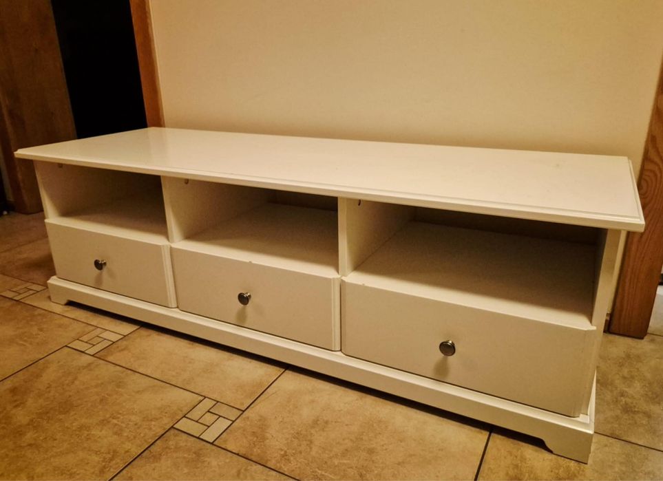 Szafki białe idealne pod telewizor