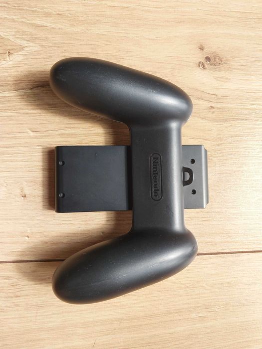 Nintendo Switch 32 GB + karta microSD 256 GB + 3 gry + stan idealny