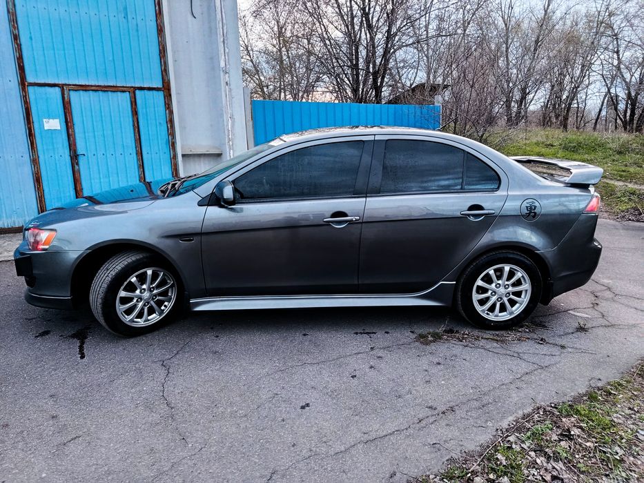 Mitsubishi lancer 10