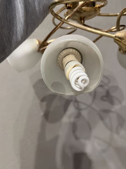 Продам люстру  ….