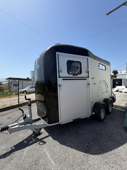 vende-se atrelado Cheval Liberte XL para cavalos oportunidade