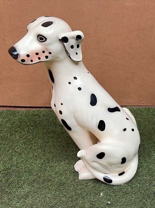 Cão de loiça em bom estado, decorativo