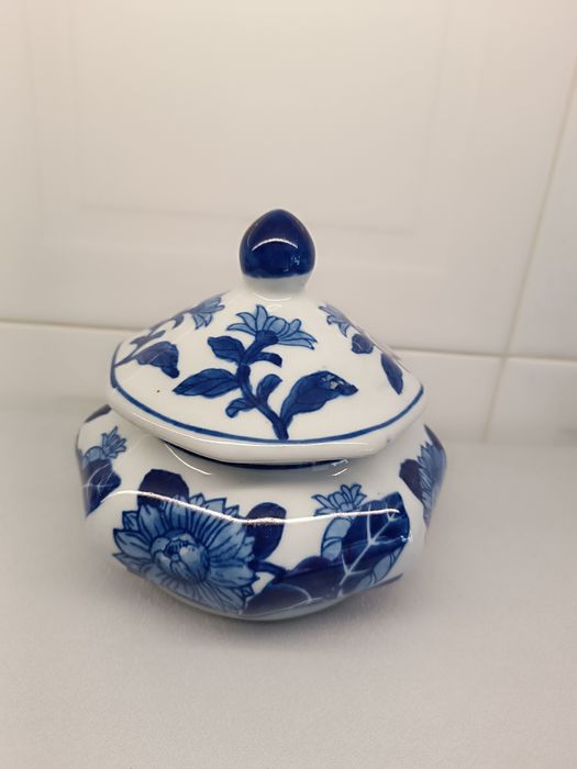 Bomboneira, Açúcareiro, pote Porcelana. Como Novo. 17cm