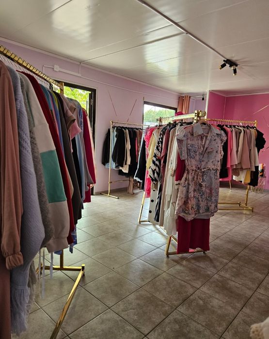 Sprzedam dochodowy butik , gotowy biznes , sprzedaz stacjonarna + stale klientki online.