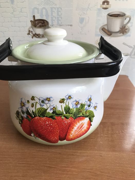 Эмалированный чайник