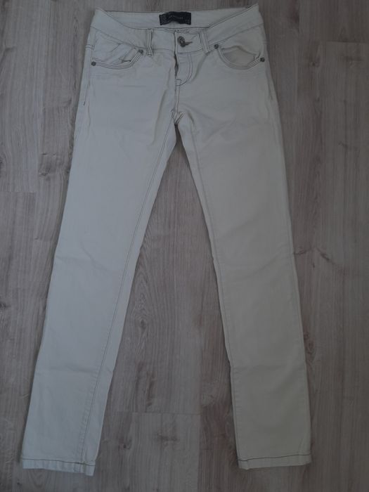 białe spodnie rurki r.36, S, Reserved