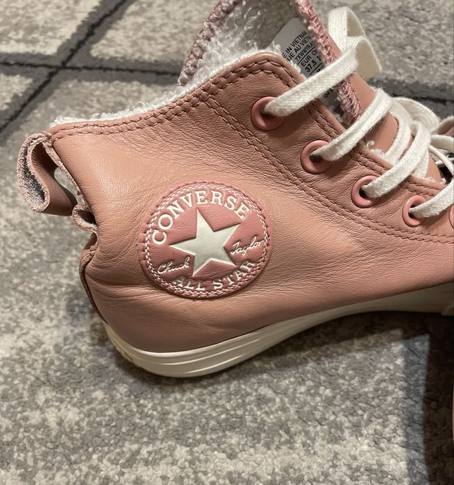 Converse ze skóry