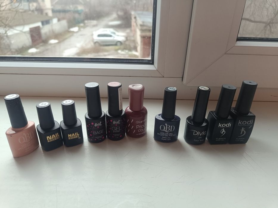 Жіночі речі, гель лаки