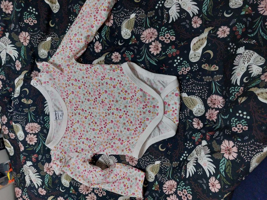 Body rozm 56 kwiatki piękne