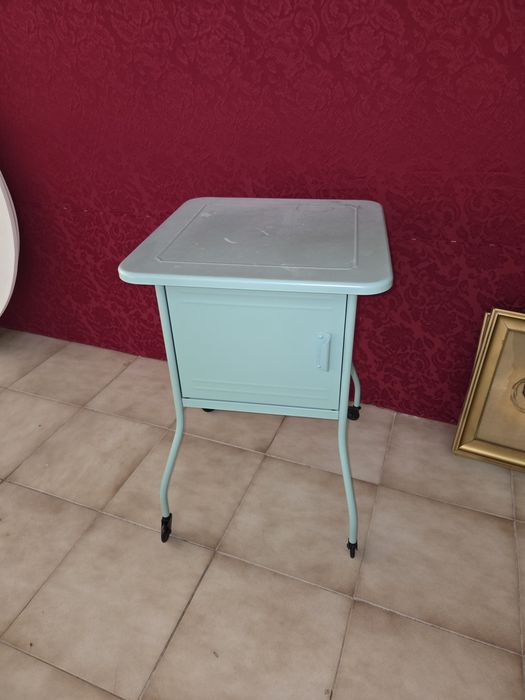 Mesa de apoio em chapa ikea