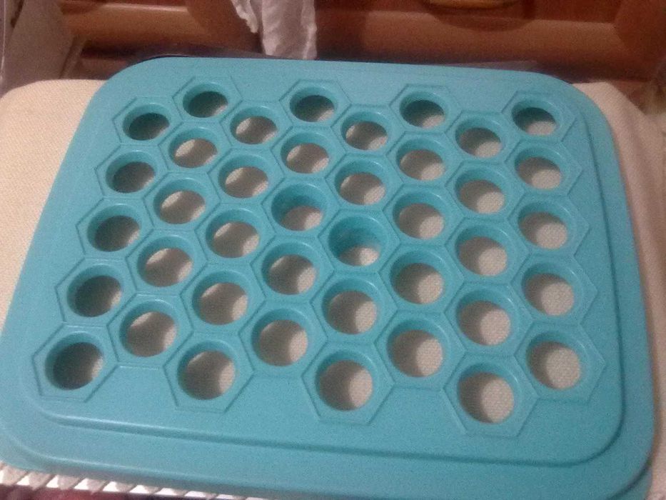 Пельменница  фирмы Тапервер,