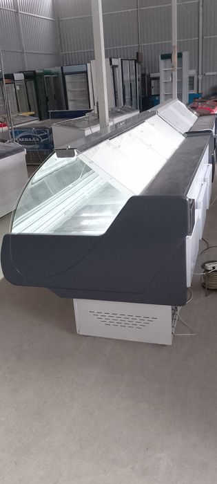 холодильная  витрина 2.5 м " Технохолод "  2 шт