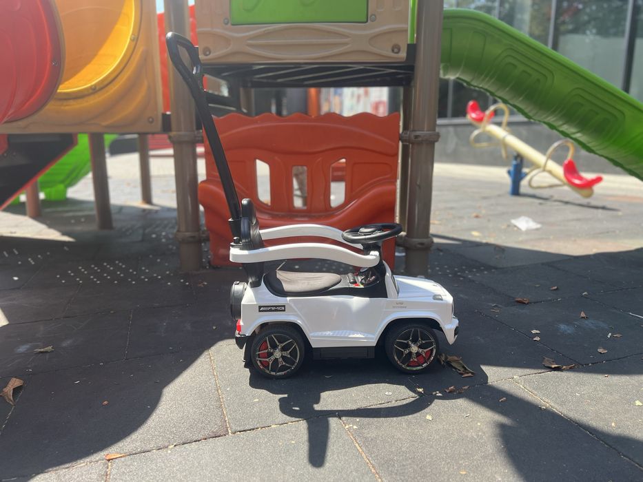 Машинка-каталка-толокар с родительской ручкой 3В1