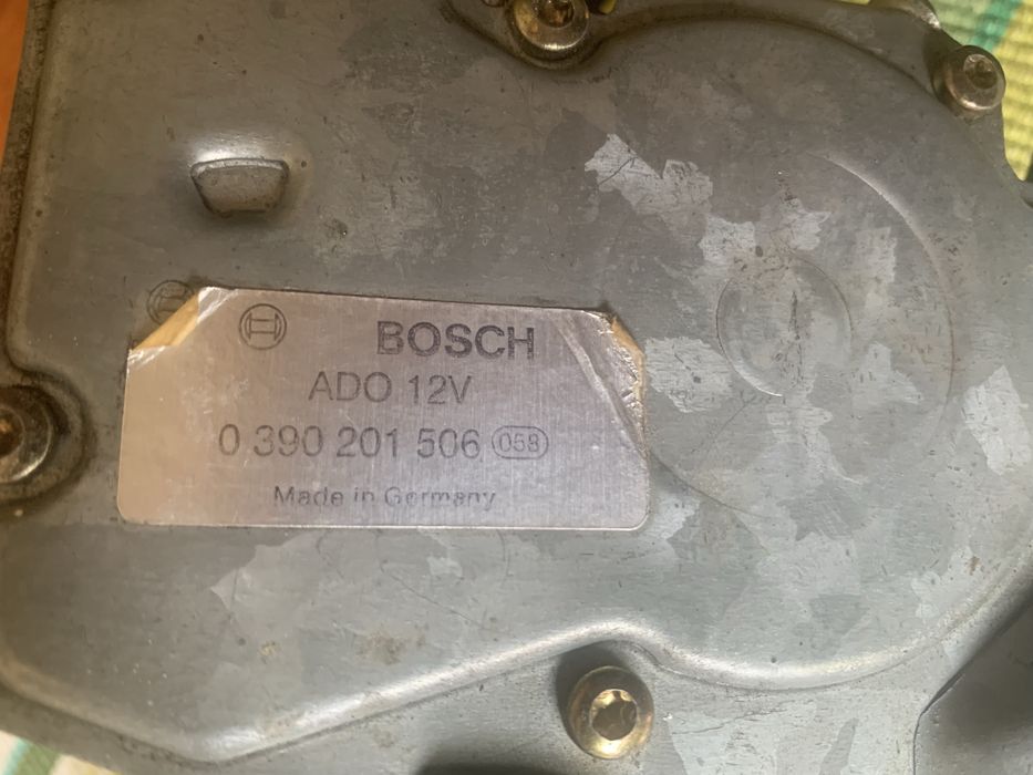Моторчик дворники крышки mercedes w124 универсал Bosch ADO 12V.