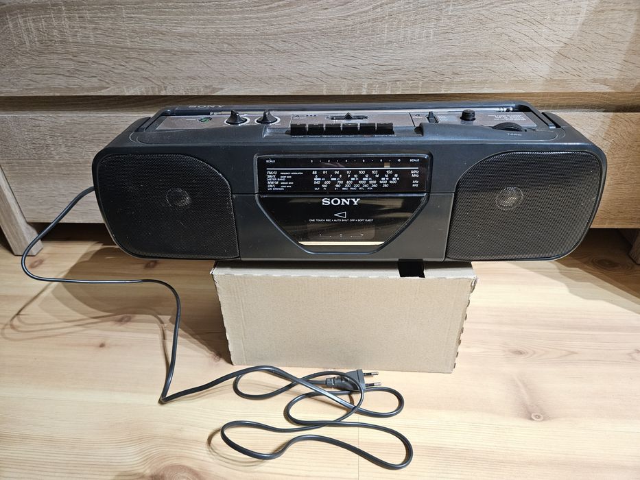 Radio magnetofon Sony CFS-201L