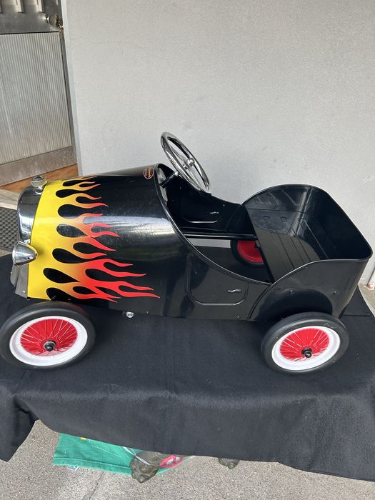 Carro de pedais em chapa