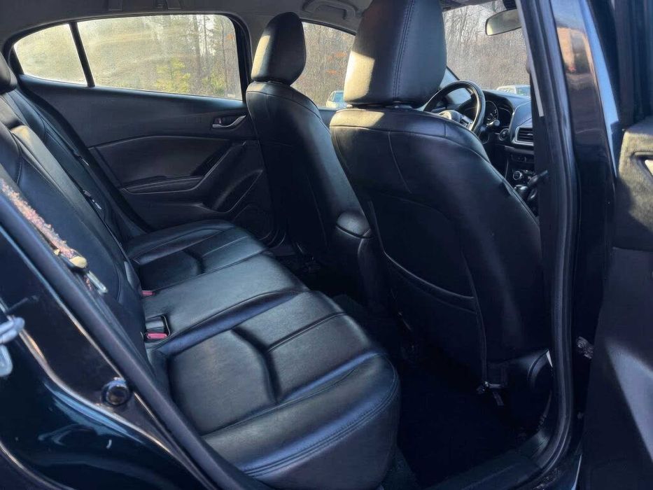 Mazda 3 Touring      2017