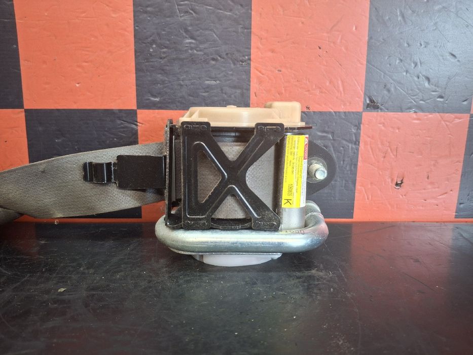 Cinto frente direito ISUZU ELF Chassis (NKR8_, NKQ8_)