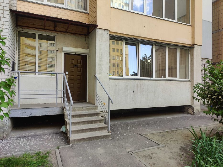 Продаж офісного приміщення з окремим входом на Митниці