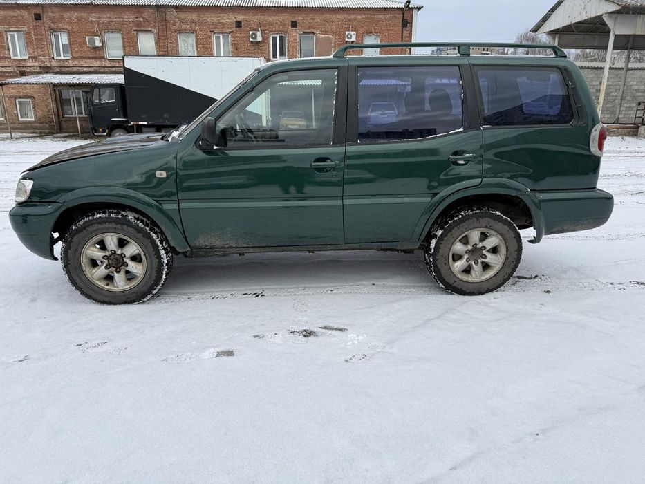 Nissan Terrano 2001рік 2,7дизель повний привід 4х4