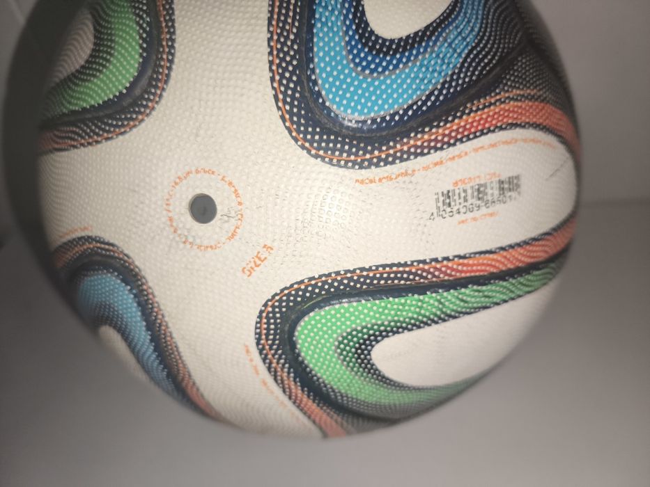 Piłka Adidas Brazuca Meczowa