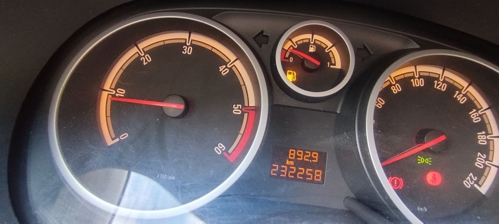 Opel corsa D 1300CDTI