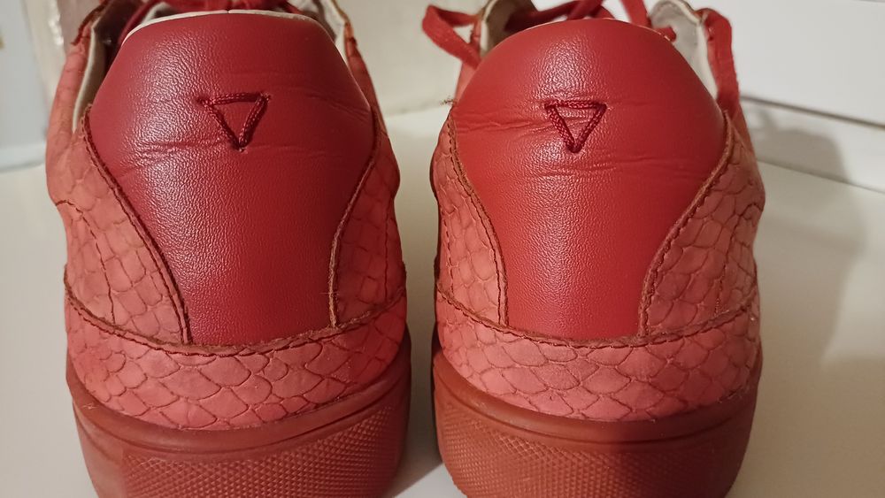 Кеди, кросівки GUESS- оригінал Італія