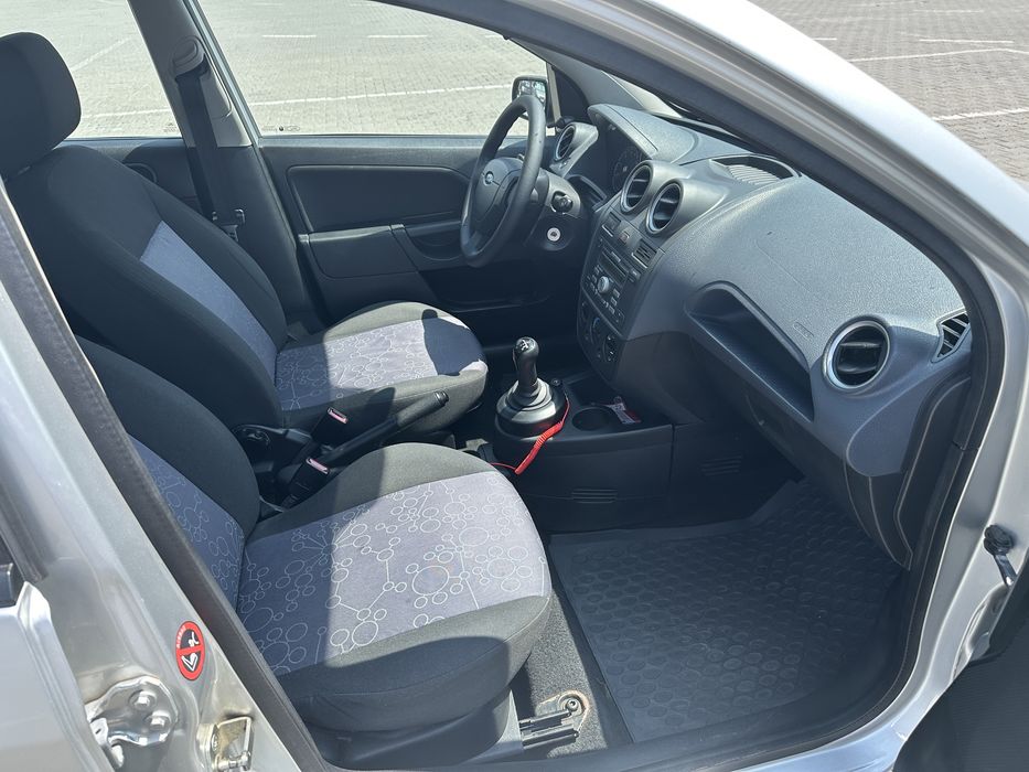 Форд фіеста 2008