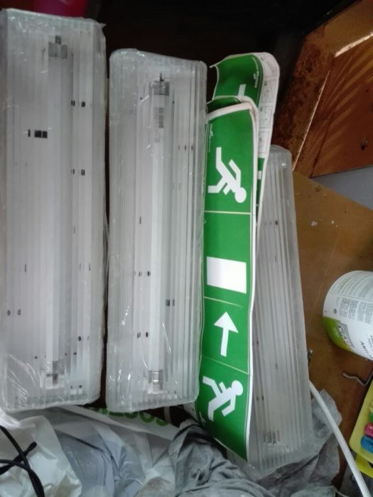 Luz emergência e baterias