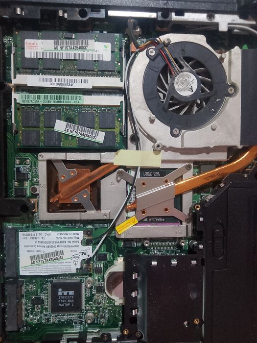 Laptop Asus uszkodzony