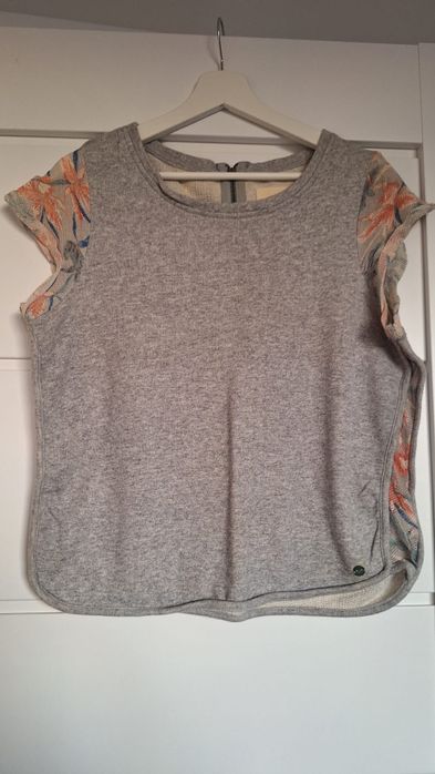 Top szary z kwiatowymi rękawami i zamkiem rozmiar M uroczy!