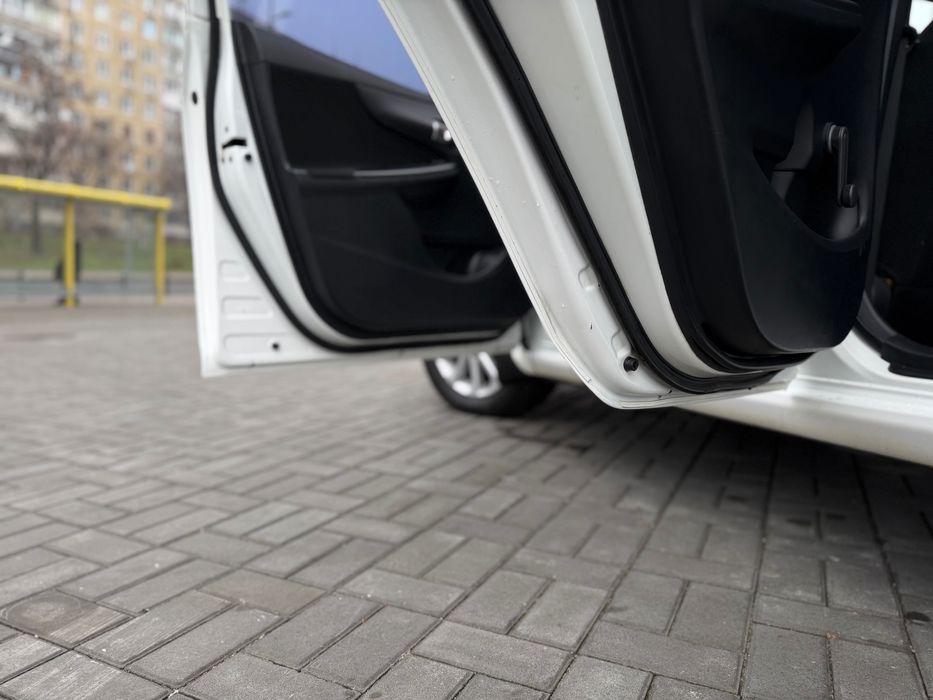 Toyota Corolla 2011р.в (рестайлинг) 1.6 автомат