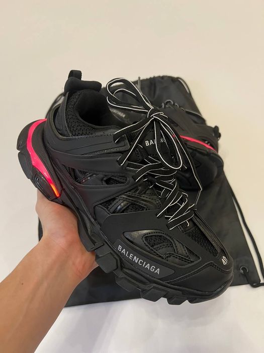 balensiaga track led