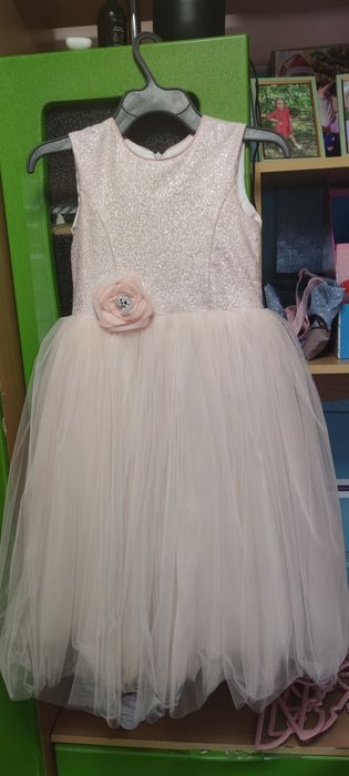 Плаття нарядне , на випуск