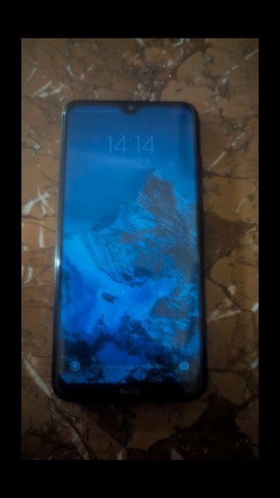 Продам телефон  Redmi 8