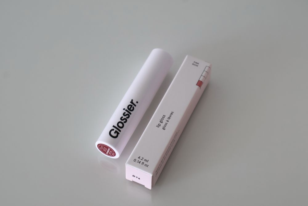 Conjunto 2 Batons Glossier – PORTES INCLUÍDOS