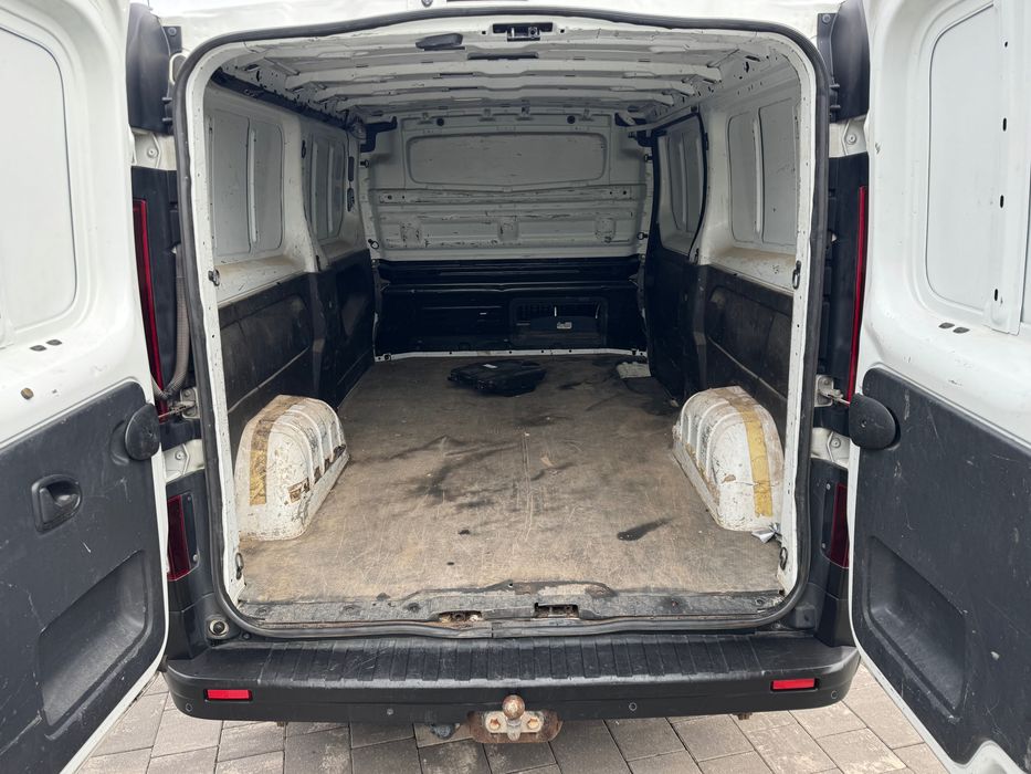 Renault Trafic Long 2017 rok Bogato wyposażony HAK Polecam Ładny Stan