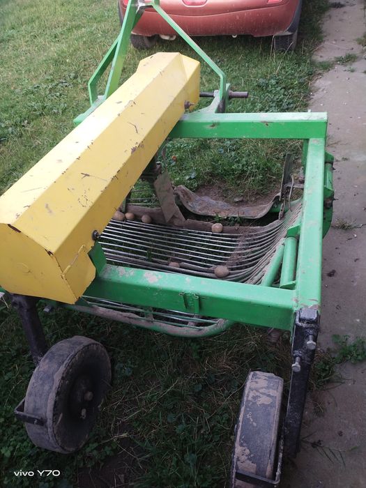 Продається картоплекопалка bomet.