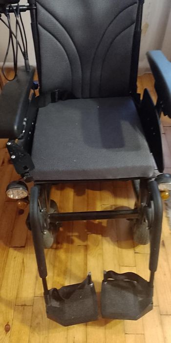 Wózek inwalidzki elektryczny