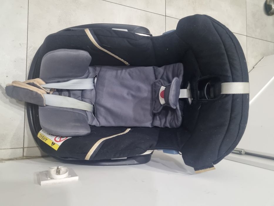 Fotelik samochodowy z bazą Cybex Aton B2 i Size