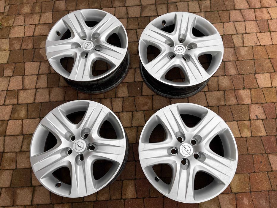 3654. Felgi 16" strukturalne Opel Vectra Astra Signum Corsa 5x110 6.5J ET39 + kołpaki