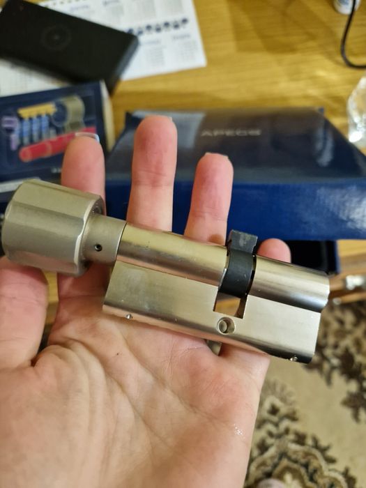 Продам дверний замок