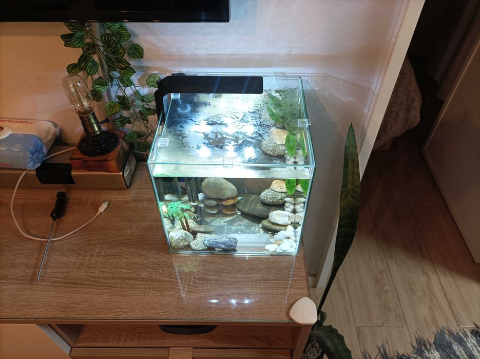 Aquário Completo Aquatlantis kubus 15l com LED, biofiltro e Aquecedor