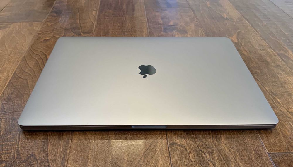 Apple Macbook Pro 15"