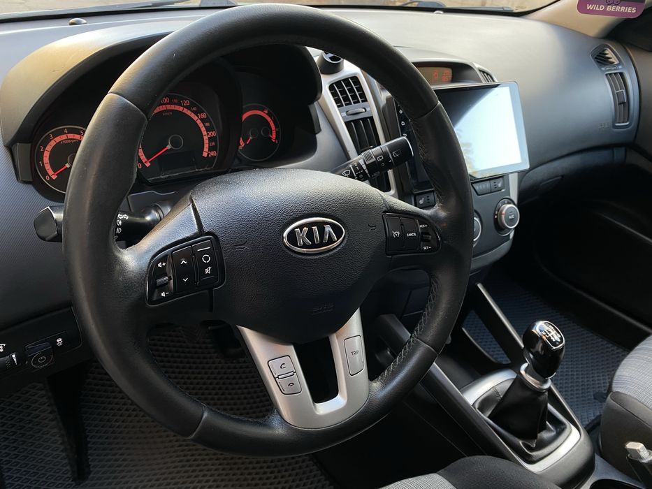 KIA Ceed sw 2012 газ