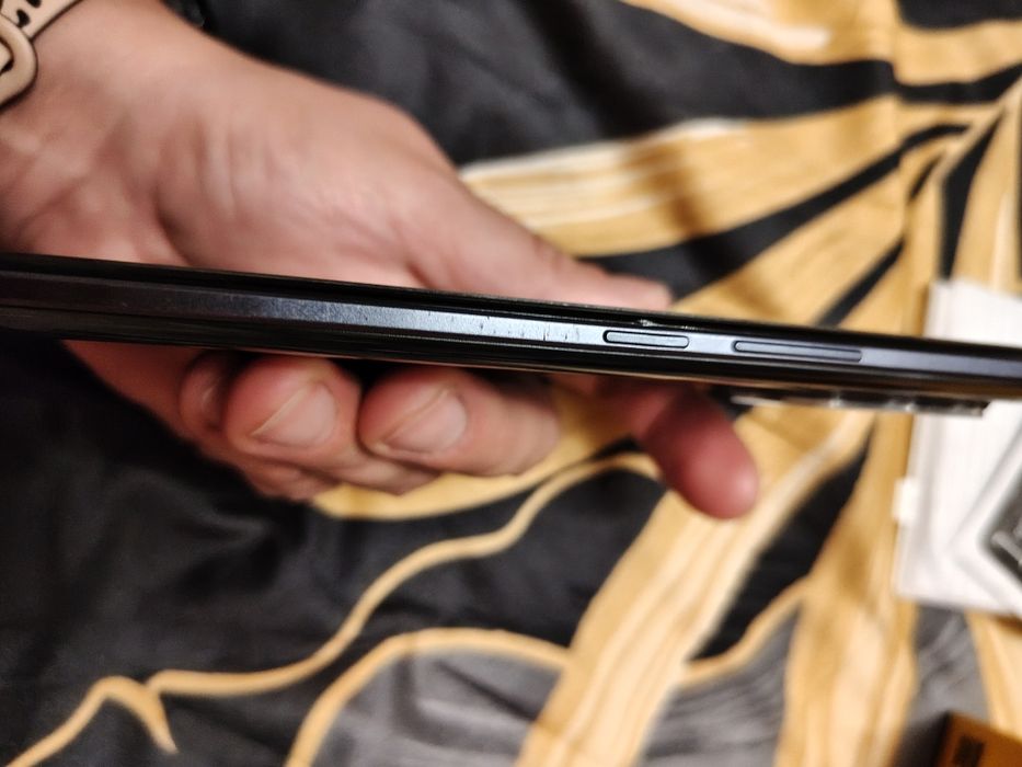 Smartfon Realme 8 pro duży zestaw