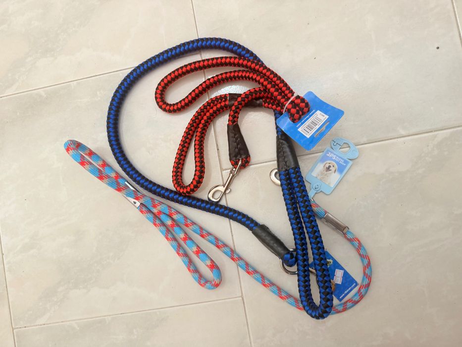Trelas novas para cão